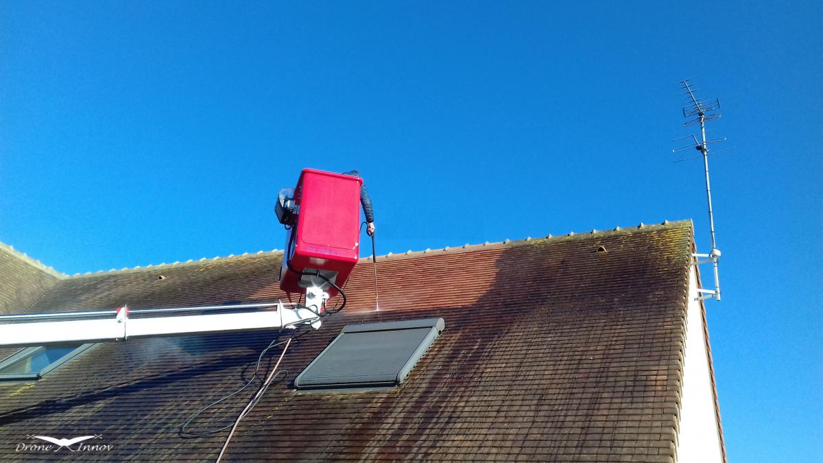 Nettoyage et démoussage de toitures - Nettoyage, diagnostic et communication d'entreprise par drone en Normandie