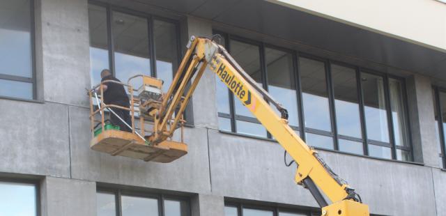 Nettoyage de vitres par nacelle dans le Calvados