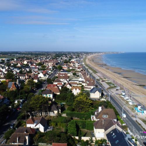 Prises de vue par drone de la plage de Ouistreham (14) - Prestations aériennes et communication d'entreprise par drone en Normandie