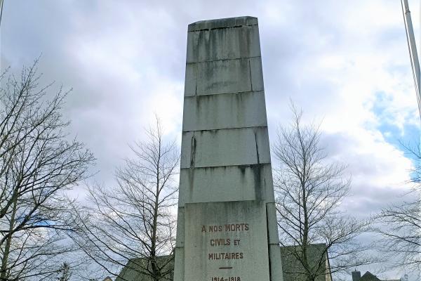 Monument aux morts avant intervention