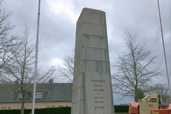 Monument aux morts  - fin de chantier